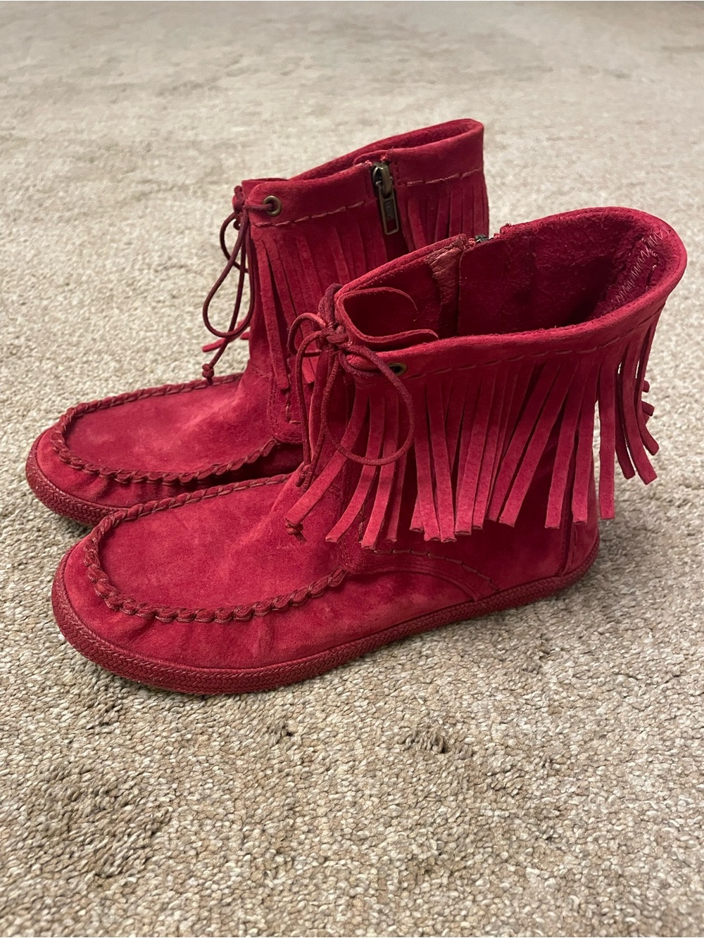 UGG Australia Kaysa fringed Suede Ankle Moccasin Boots in Red Size 7.5 Boho